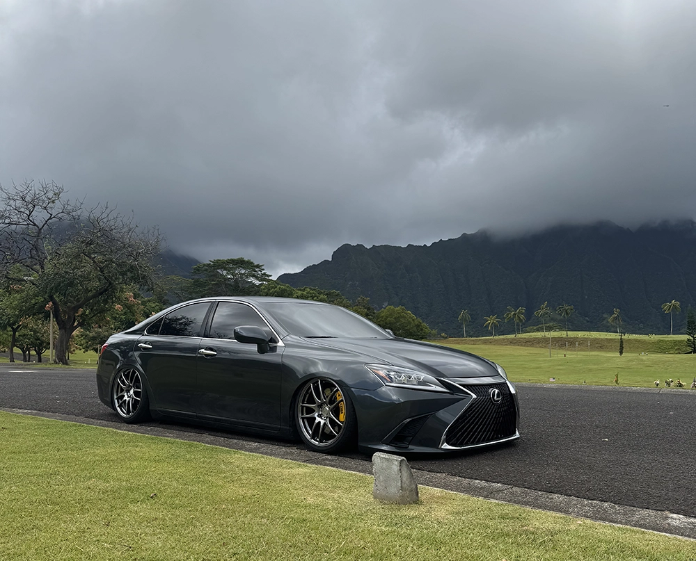 Transform your 2007-2012 Lexus ES with the CAR-ACT Act-compliant LS Boydkits. Achieve a bold, luxury look instantly and legally in Hawaii.