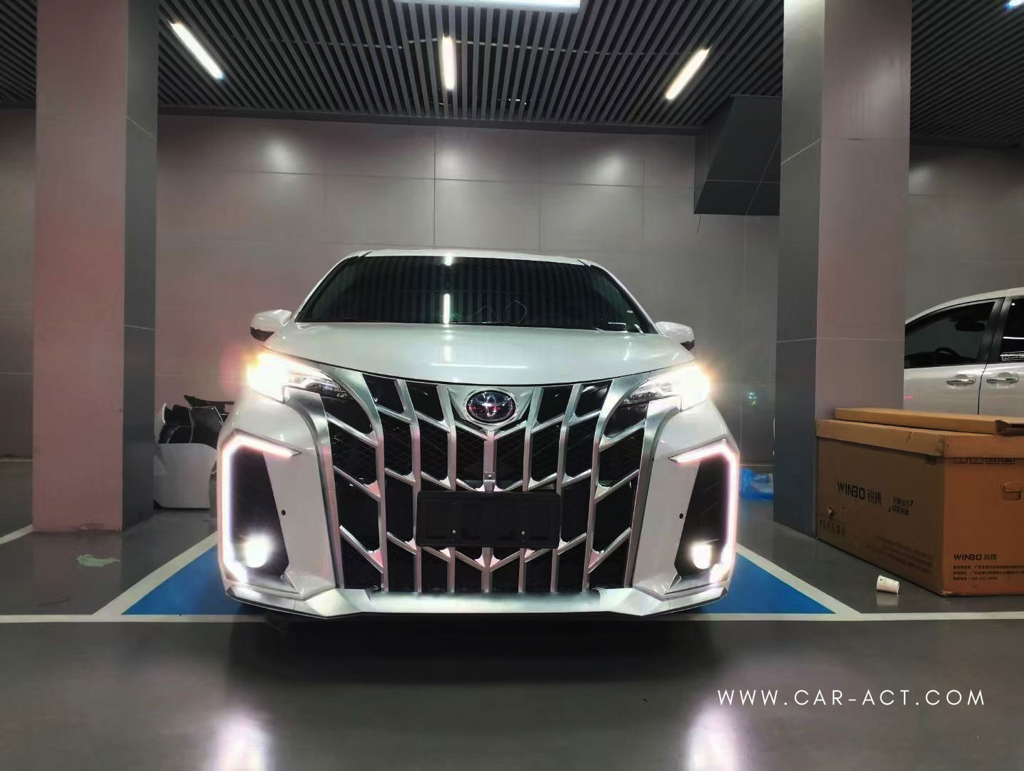 Toyota Sienna luxury minivan body kit upgrade