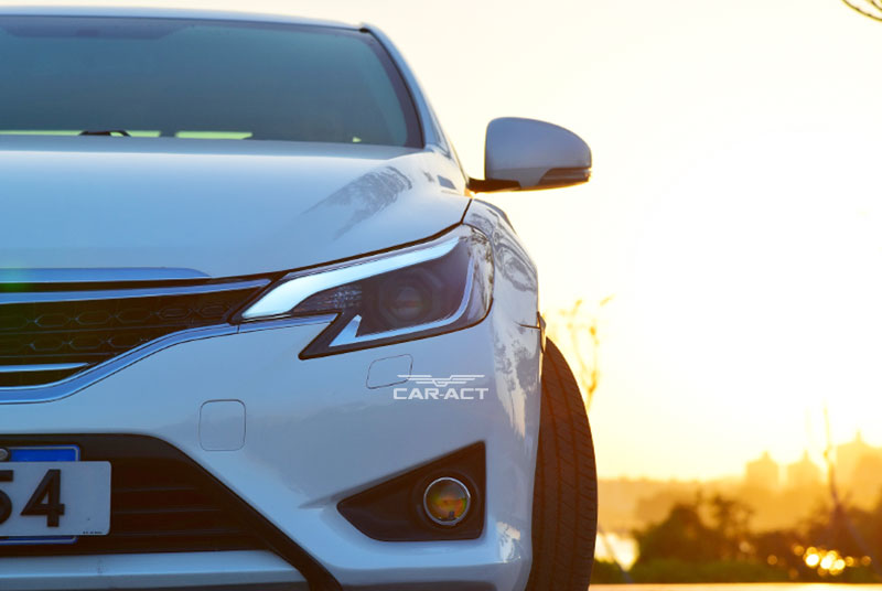 Toyota Reiz L shape DRL headlights