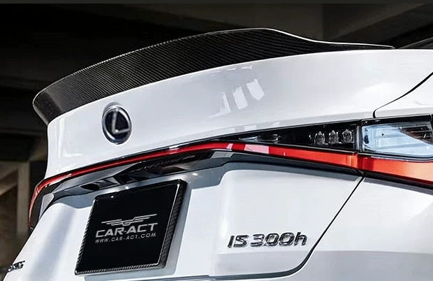 Lexus IS artisan style GT spoiler