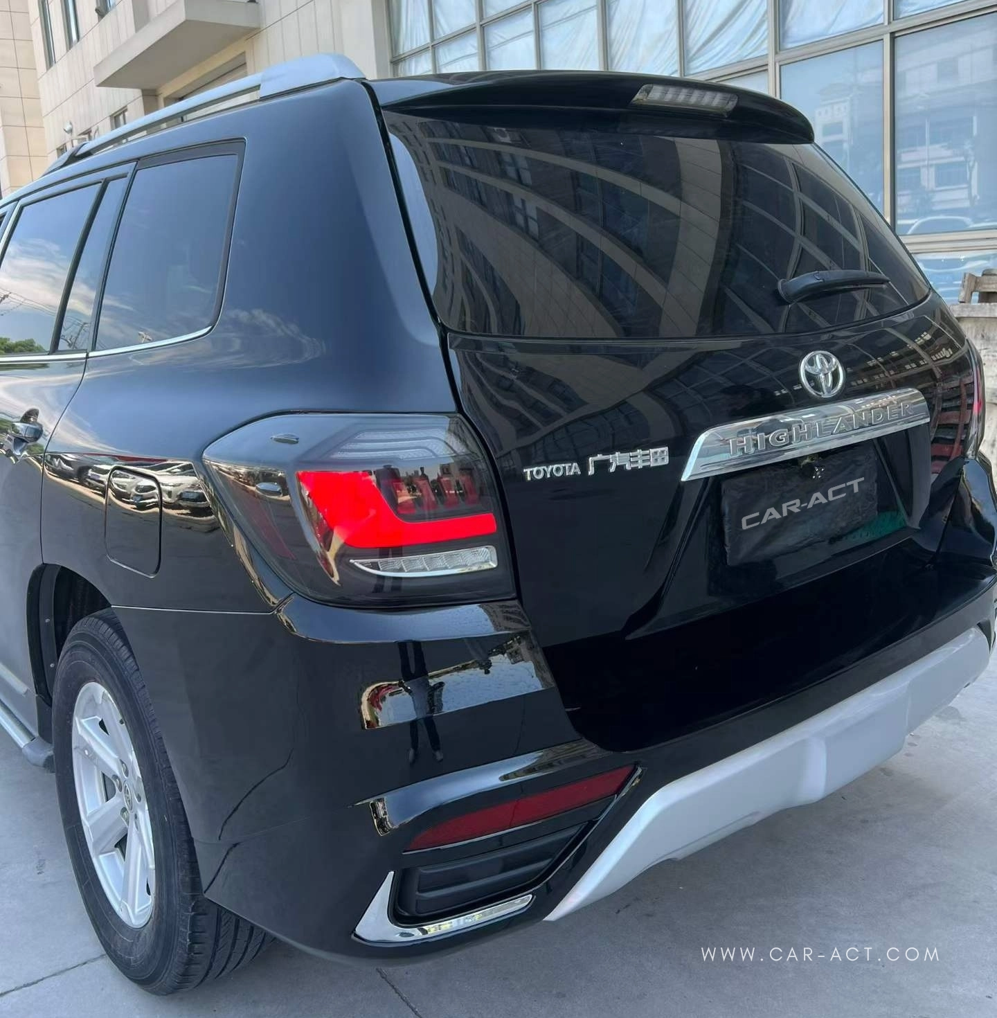 Toyota Kluger luxury SUV conversion