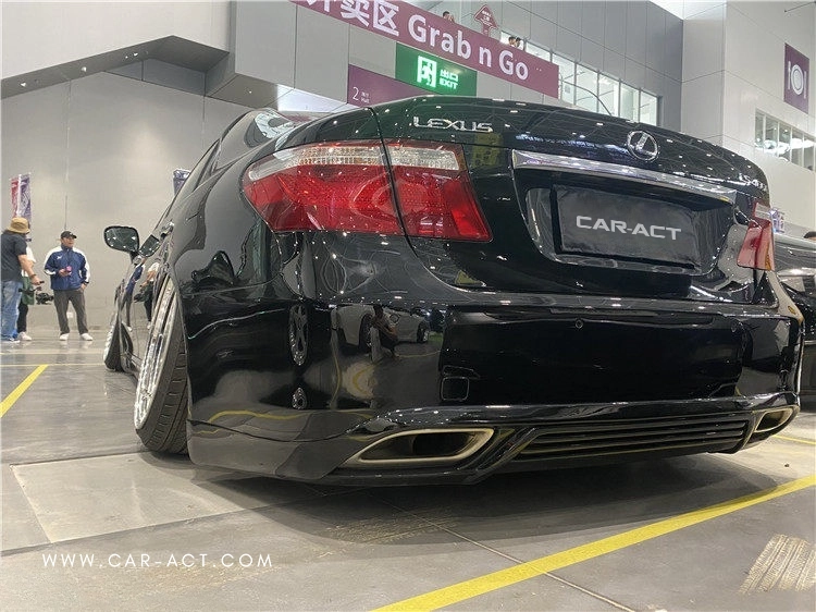 Lexus LS460 rear lip spoiler