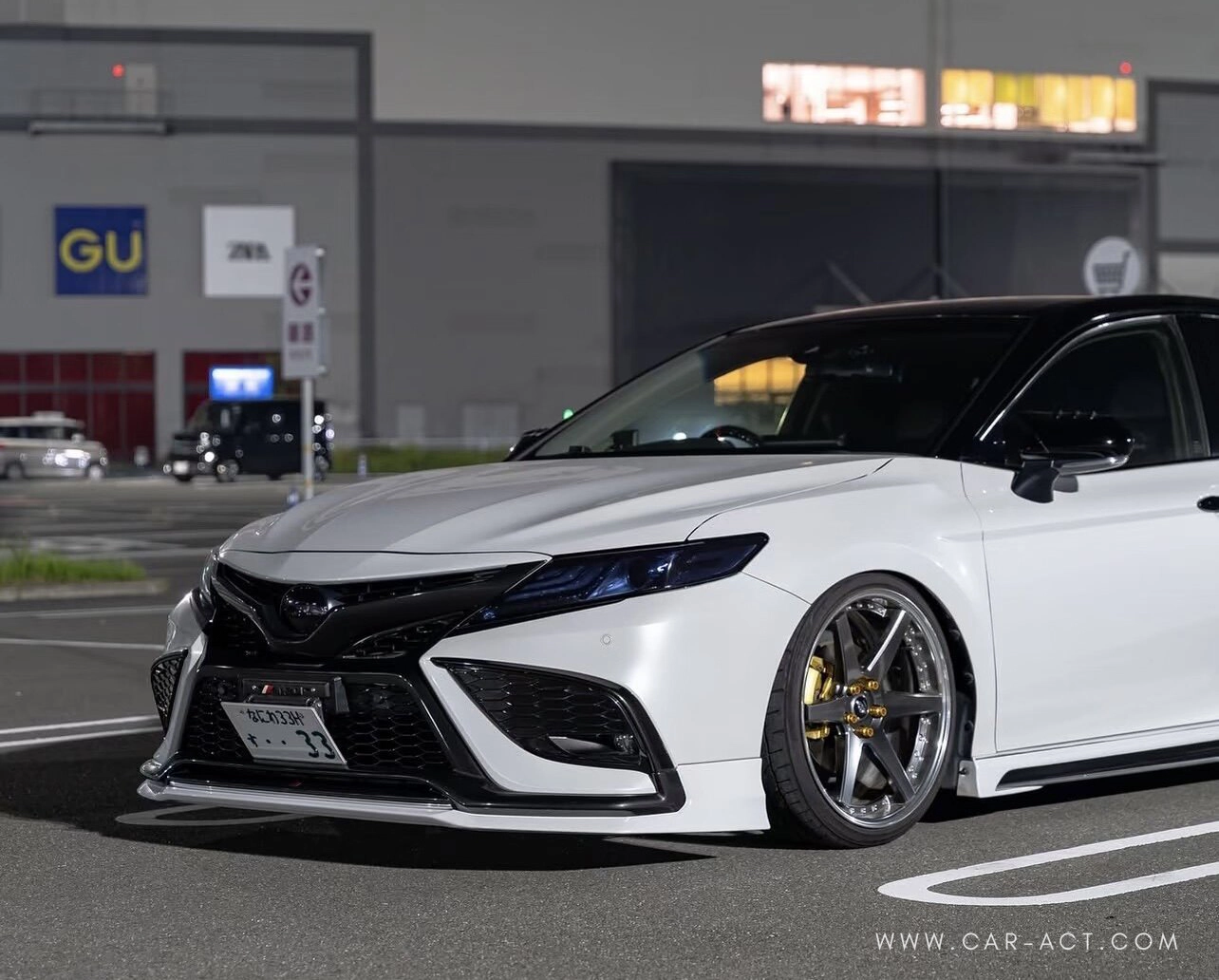 Toyota Camry XV70 sport style front bumper with fog lights